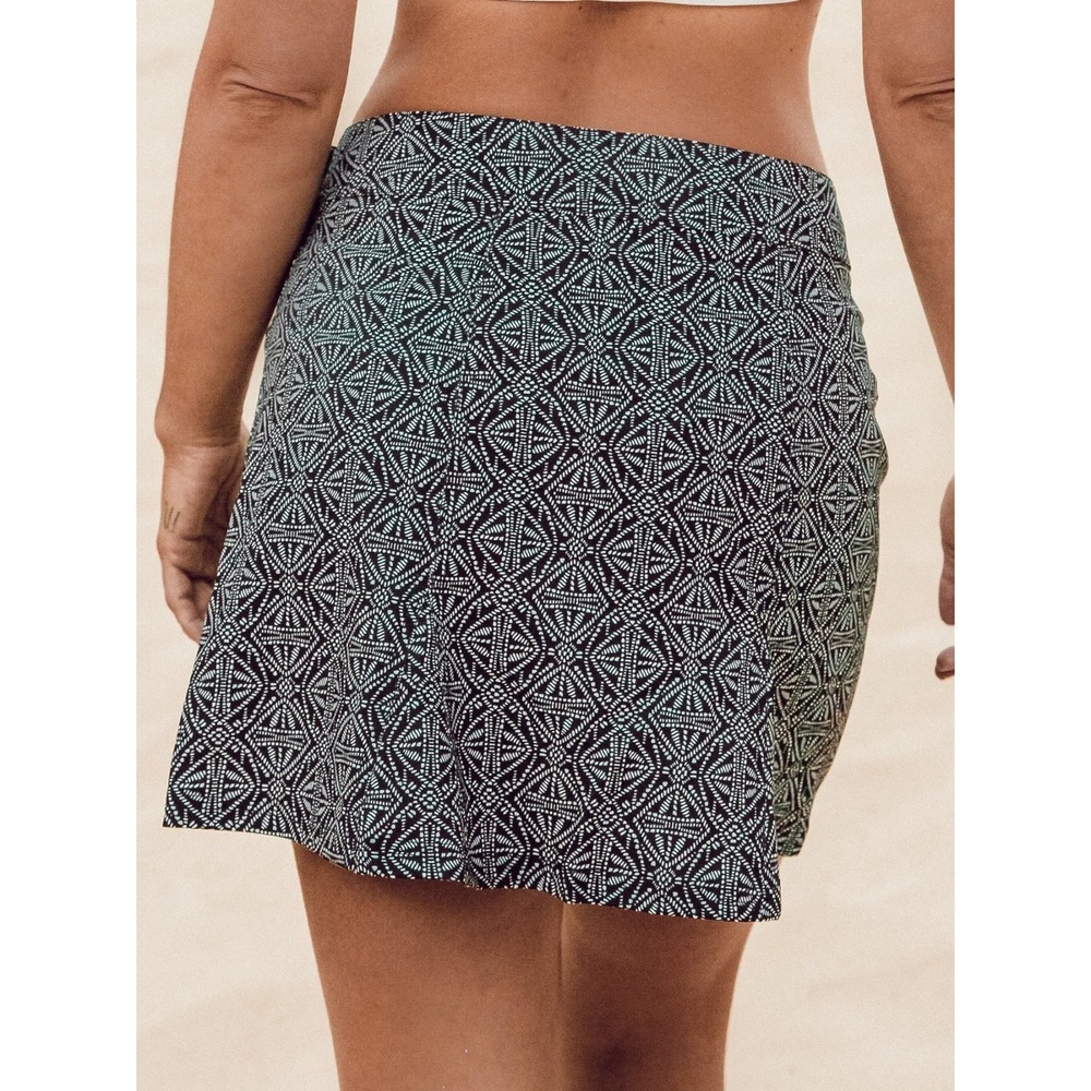 RipSkirt Hawaii Cover Up Wrap Skirt Womens Size Black Pearl Batik Beach Resort